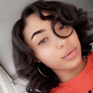 Meet your Posher, Jade